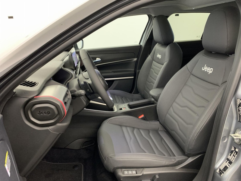 Photo 16 de l'offre de Jeep Avenger 1.2 Turbo T3 110 ch e-Hybrid BVR6 Summit à 27998€ chez Carlyss automobiles Vitré