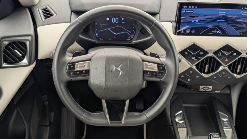 Photo 14 de l'offre de DS DS3 PureTech 130 EAT8 Esprit de Voyage à 23919€ chez Carlyss automobiles Vitré