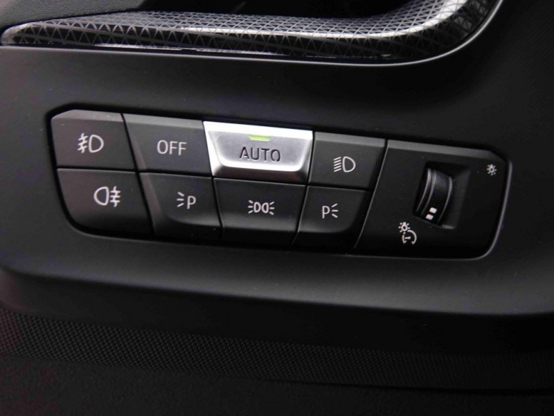 Photo 3 de l'offre de Bmw 1 118iA M Sport à 36998€ chez Carlyss automobiles Vitré