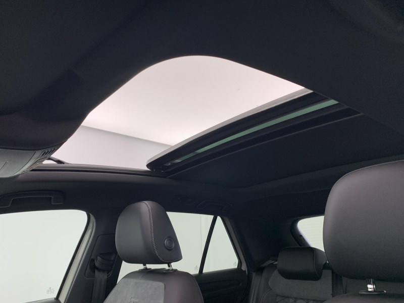 Photo 19 de l'offre de VOLKSWAGEN T-roc 2.0 TDI 150 Start/Stop DSG7 R-Line Edition à 35998€ chez Carlyss automobiles Vitré