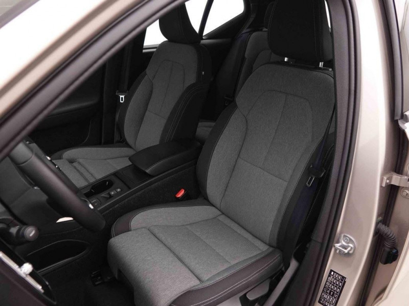 Photo 6 de l'offre de VOLVO XC40 1.5 T2 Geartronic Core à 32205€ chez Carlyss automobiles Vitré