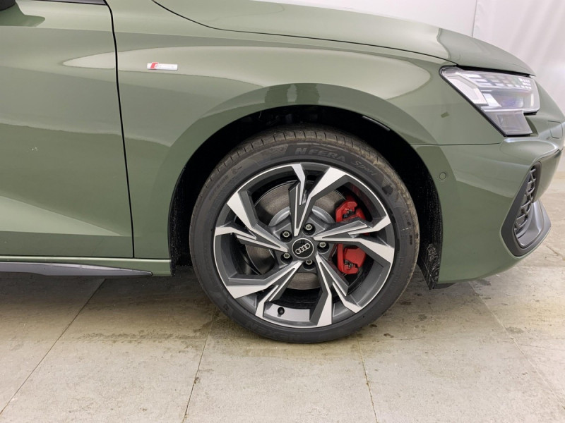 Photo 16 de l'offre de AUDI A3 SPORTBACK NOUVELLE 45 TFSI E HYBRIDE RECHARGEABLE 272 S TRONIC 6 S LINE à 45498€ chez Carlyss automobiles Vitré
