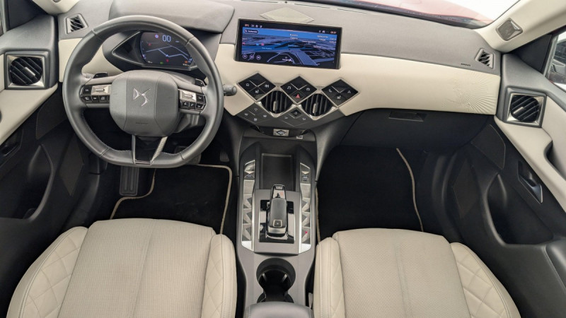 Photo 13 de l'offre de DS DS3 PureTech 130 EAT8 Esprit de Voyage à 23919€ chez Carlyss automobiles Vitré