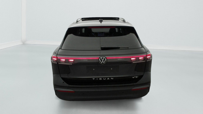 Photo 6 de l'offre de VOLKSWAGEN TIGUAN NOUVEAU 1.5 eTSI 150CV DSG7 LIFE PLUS à 38998€ chez Carlyss automobiles Vitré