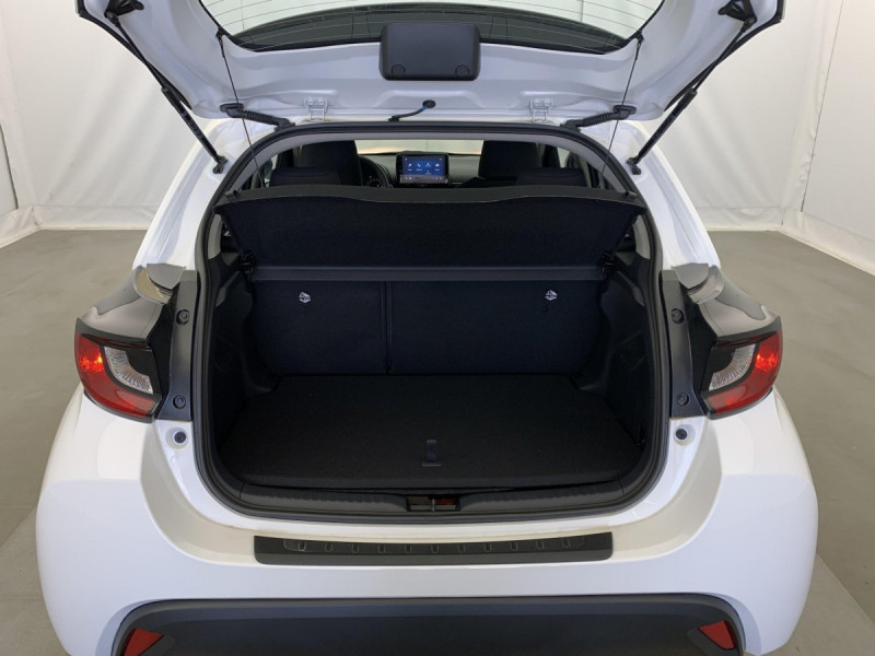 Photo 11 de l'offre de TOYOTA YARIS HYBRIDE 116h Dynamic à 19998€ chez Carlyss automobiles Vitré