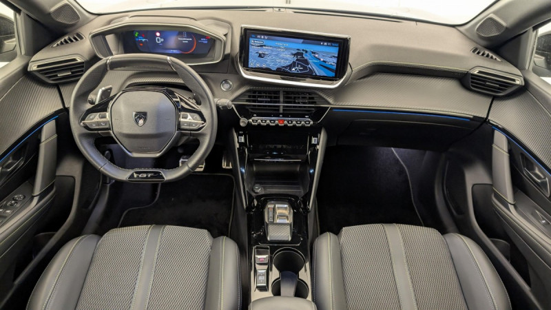 Photo 13 de l'offre de PEUGEOT 208 Hybrid 136 e-DCS6 GT à 21340€ chez Carlyss automobiles Vitré