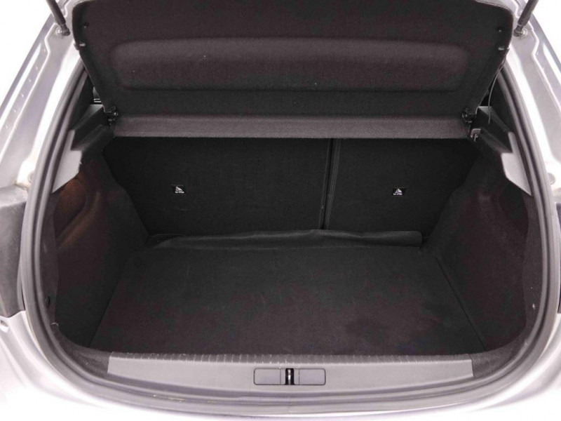 Photo 5 de l'offre de PEUGEOT 208 PureTech 100 S&S BVM6 Active à 17498€ chez Carlyss automobiles Vitré