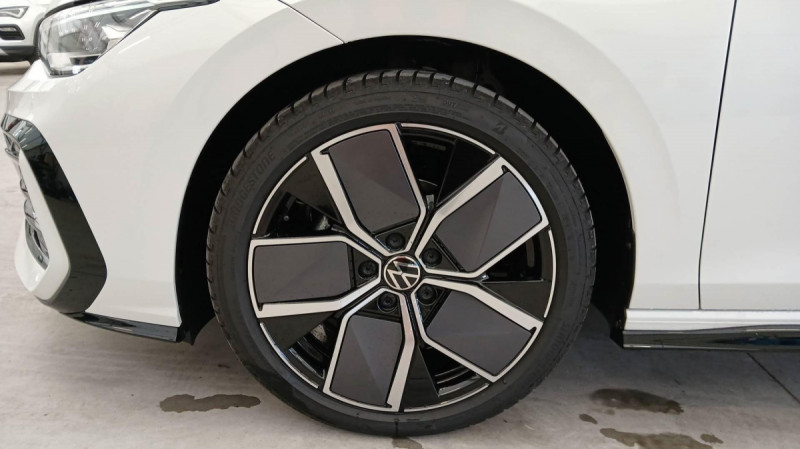 Photo 6 de l'offre de VOLKSWAGEN GOLF Golf 2.0 TDI 150 DSG7 R-Line à 37998€ chez Carlyss automobiles Vitré