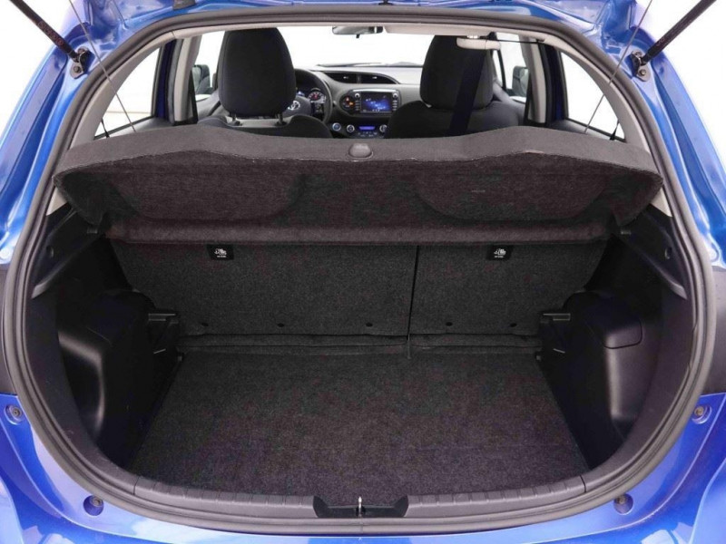 Photo 4 de l'offre de TOYOTA Yaris 1.5I VVT-I HYBRID COMFORT 100 à 18861€ chez Carlyss automobiles Vitré