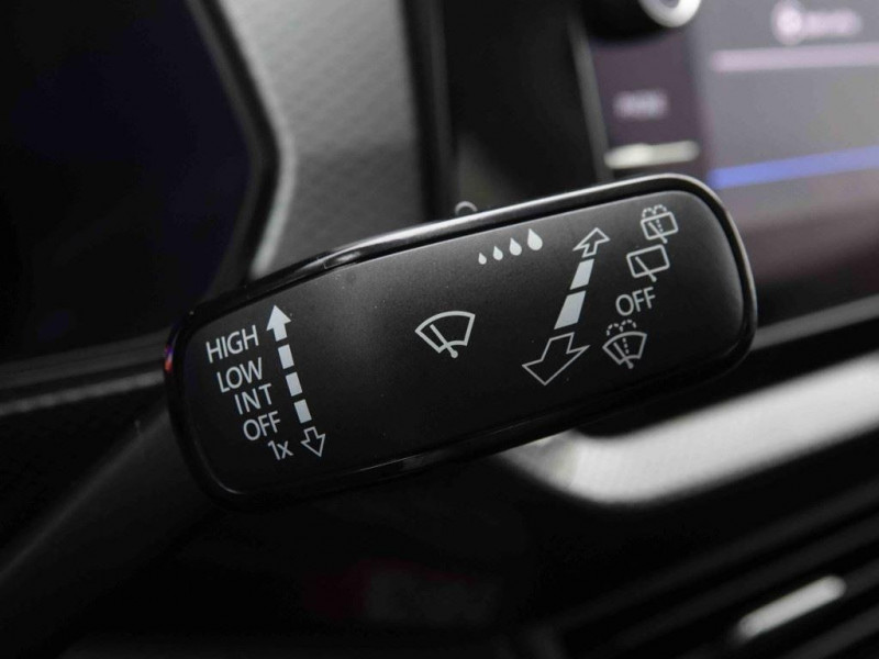 Photo 16 de l'offre de VOLKSWAGEN T-cross 1.0TSI 115 Life à 24032€ chez Carlyss automobiles Vitré