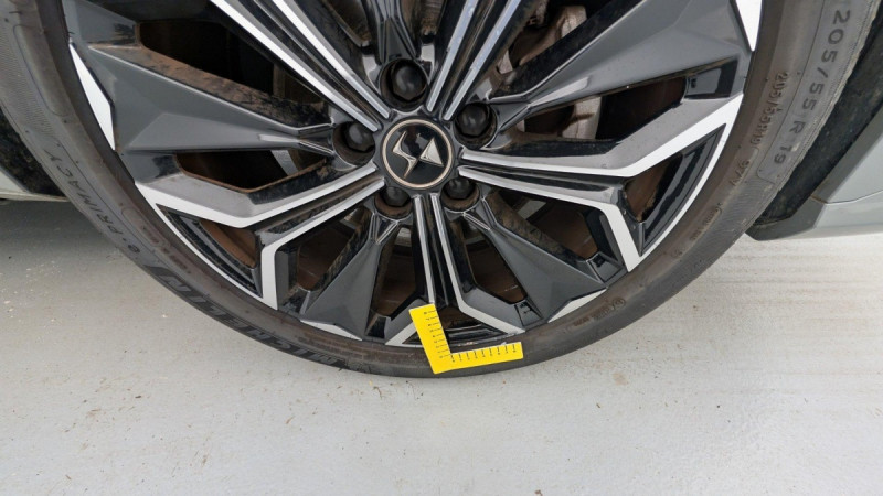 Photo 26 de l'offre de DS DS4 PureTech 130 EAT8 Rivoli à 23370€ chez Carlyss automobiles Vitré