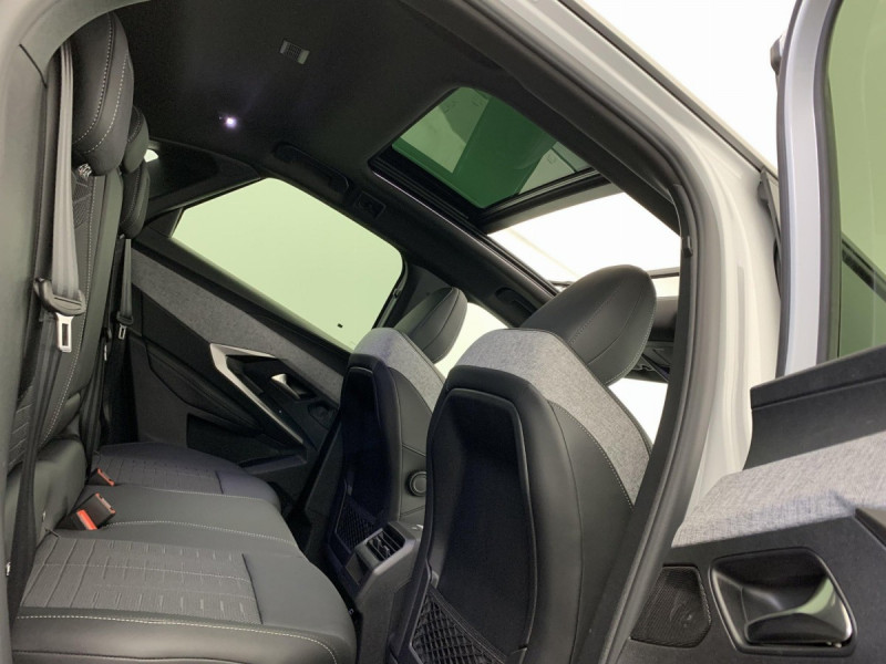 Photo 10 de l'offre de PEUGEOT 3008 Hybrid 145 e-DCS6 GT à 34998€ chez Carlyss automobiles Vitré