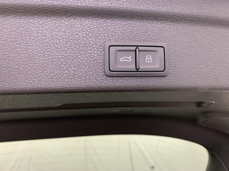 Photo 12 de l'offre de AUDI Q3 Sportback 35 TDI 150 ch S tronic 7 S line à 48598€ chez Carlyss automobiles Vitré