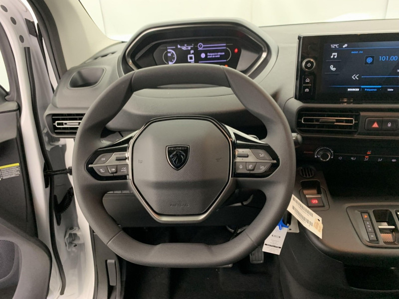 Photo 13 de l'offre de PEUGEOT Partner Fourgon M 650 KG BLUEHDI 130 S&S EAT8 à 21837€ chez Carlyss automobiles Vitré