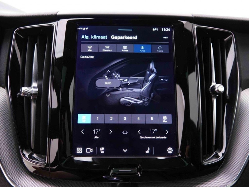 Photo 12 de l'offre de VOLVO XC60 2.0 B4 197 Geartronic Plus Dark à 51165€ chez Carlyss automobiles Vitré