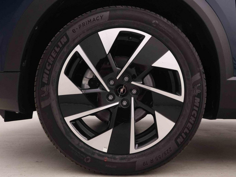 Photo 11 de l'offre de OPEL Grandland 1.2 T Hybrid 145 GS à 35402€ chez Carlyss automobiles Vitré