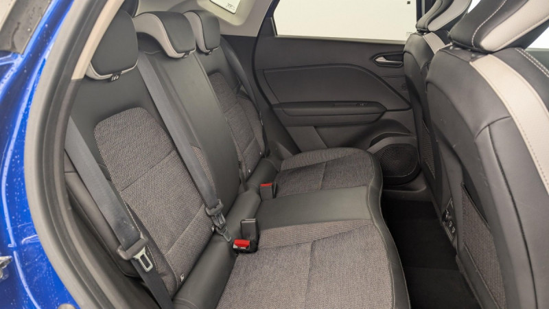 Photo 10 de l'offre de RENAULT CAPTUR TCe 100 Intens à 12380€ chez Carlyss automobiles Vitré