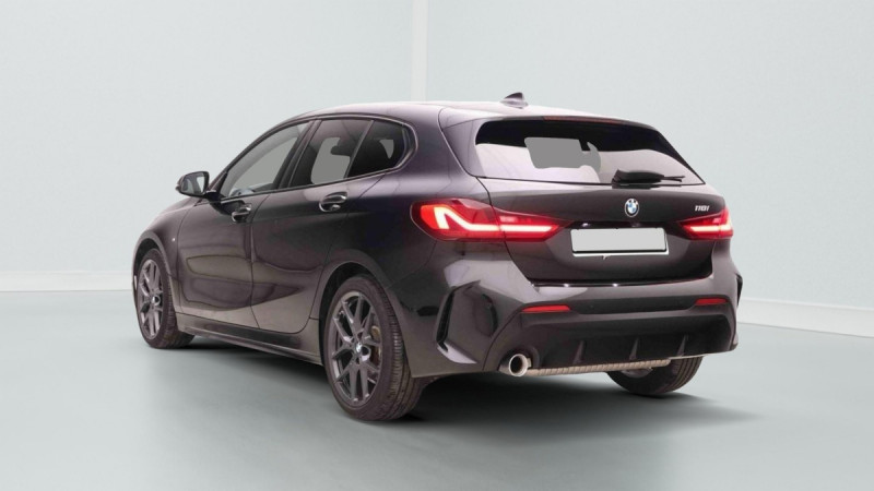 Photo 2 de l'offre de Bmw 1 118iA M Sport à 36998€ chez Carlyss automobiles Vitré