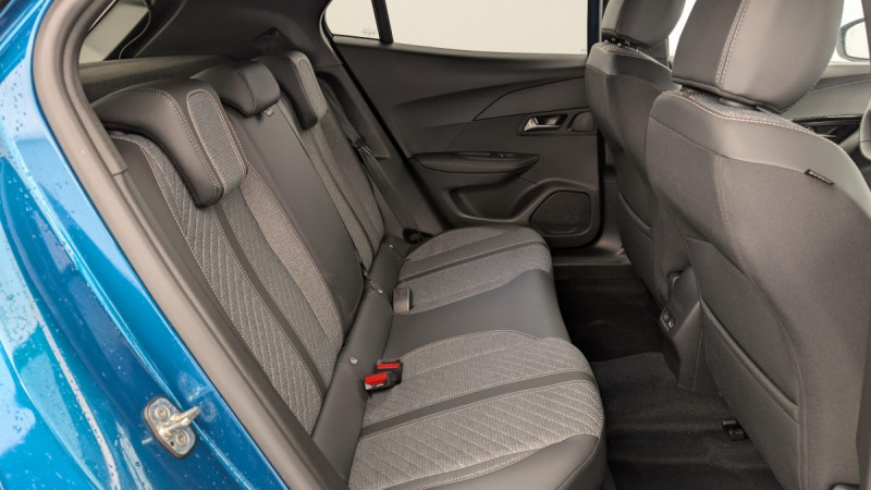 Photo 10 de l'offre de PEUGEOT 2008 Hybrid 136 e-DCS6 Allure à 23883€ chez Carlyss automobiles Vitré