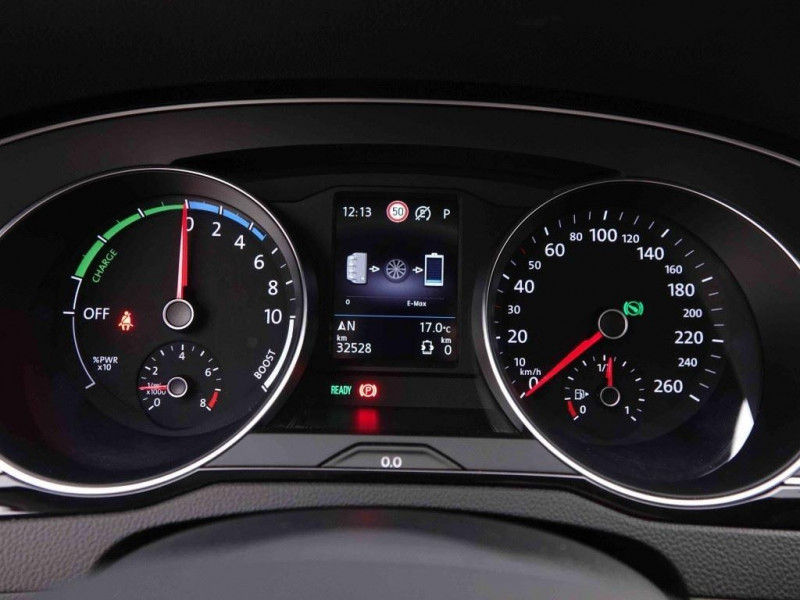 Photo 17 de l'offre de VOLKSWAGEN Passat Variant 1.4 TSi 218 GTE PHEV à 29698€ chez Carlyss automobiles Vitré