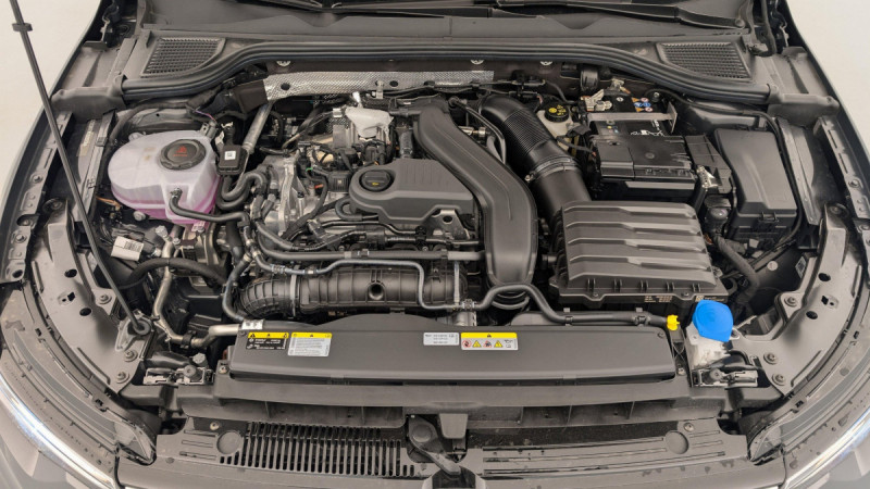 Photo 19 de l'offre de VOLKSWAGEN GOLF 8 1.5 ETSI EVO2 150 DSG7 LIFE PLUS à 30598€ chez Carlyss automobiles Vitré