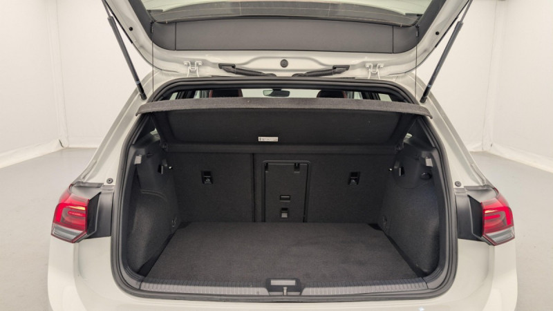 Photo 11 de l'offre de VOLKSWAGEN GOLF 8 2.0 TSI 245 DSG7 GTI à 30858€ chez Carlyss automobiles Vitré