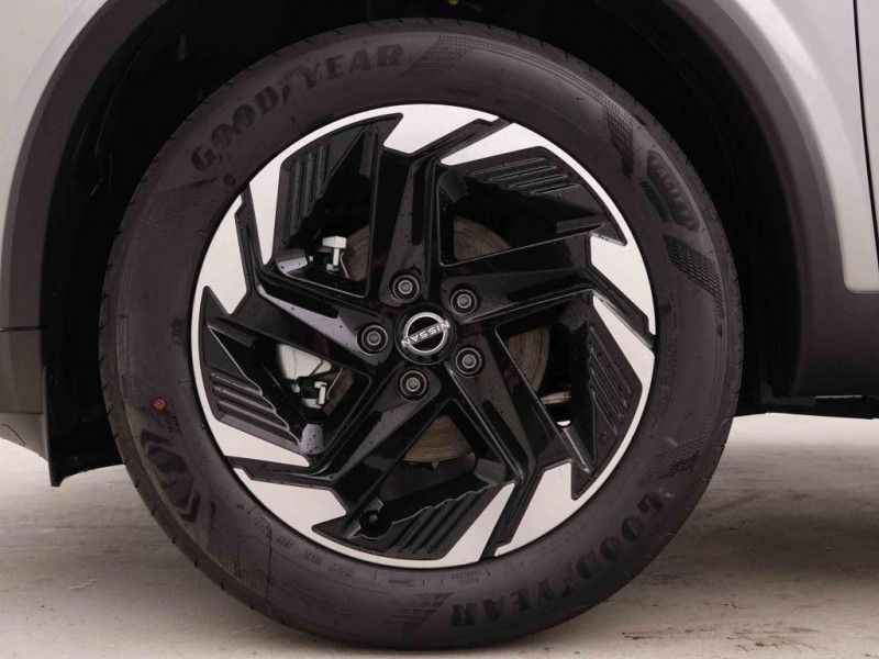 Photo 22 de l'offre de NISSAN QASHQAI 1.3 DIG-T 158 X-Tronic N-Connecta à 32398€ chez Carlyss automobiles Vitré