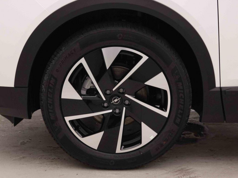 Photo 18 de l'offre de OPEL Grandland 1.2 T Hybrid 145 GS à 35398€ chez Carlyss automobiles Vitré