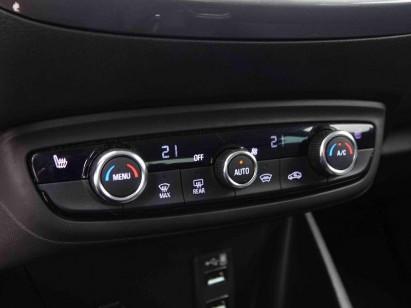 Photo 8 de l'offre de OPEL Crossland 1.2 Turbo 110 ch Elegance à 19298€ chez Carlyss automobiles Vitré