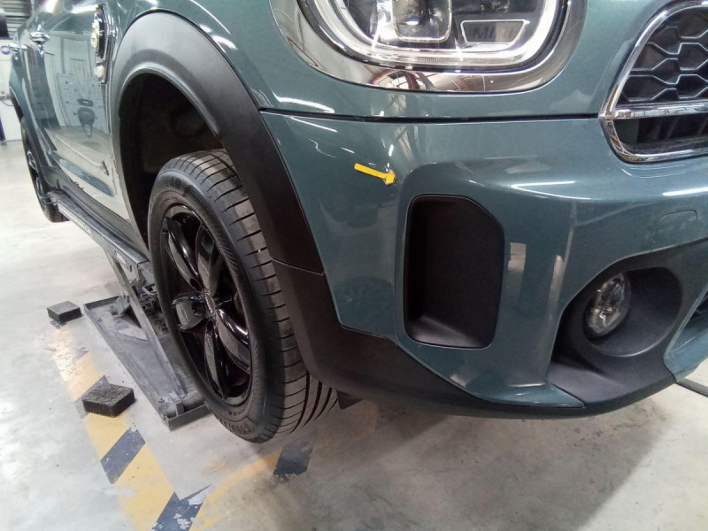 Photo 5 de l'offre de Mini Countryman F60 LCI Countryman 125 - 95 ch ALL4 BVA6 Cooper SE Business Design à 26198€ chez Carlyss automobiles Vitré