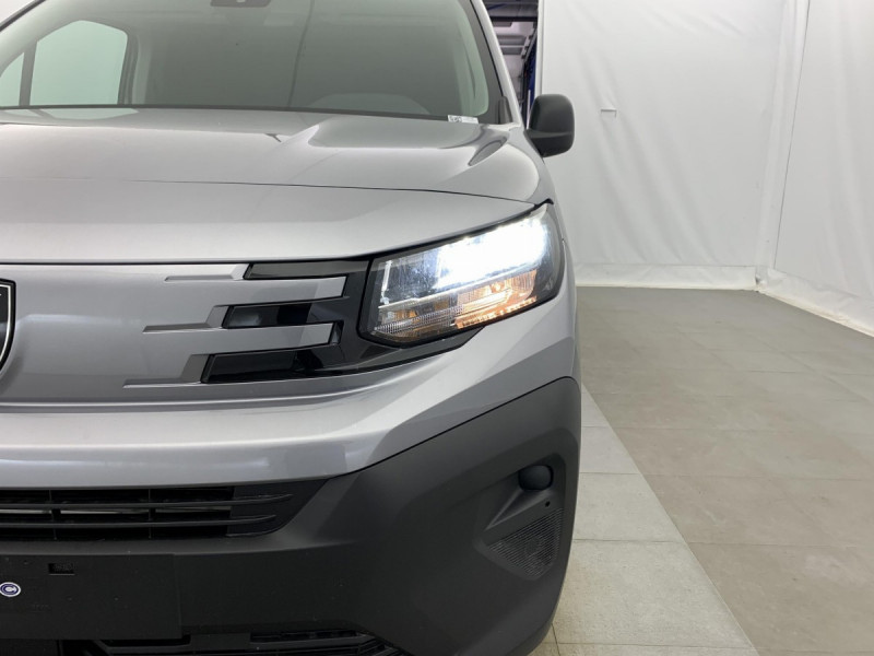 Photo 16 de l'offre de PEUGEOT Partner Fourgon M 650 KG BLUEHDI 100 S&S BVM6 à 19797€ chez Carlyss automobiles Vitré