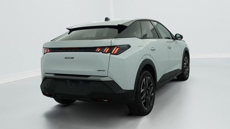 Photo 7 de l'offre de PEUGEOT 3008 NOUVEAU HYBRID 136 E-DCS6 ALLURE à 29443€ chez Carlyss automobiles Vitré