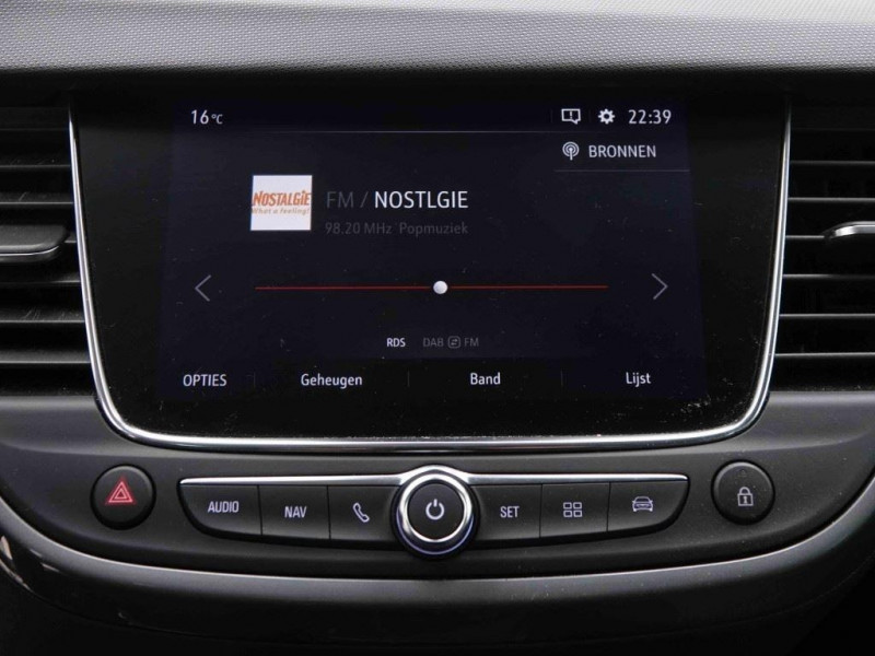 Photo 5 de l'offre de OPEL Crossland 1.2 Turbo 110 ch Elegance à 19298€ chez Carlyss automobiles Vitré