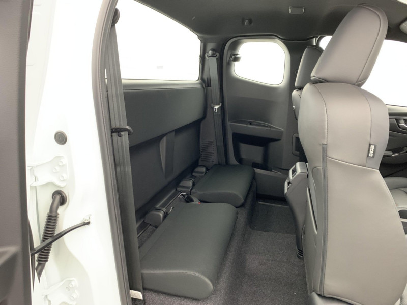 Photo 8 de l'offre de ISUZU D-MAX 1.9 4X4 SPACE CAB N60 NSPORT  MT VENTI- EDITION à 45239€ chez Carlyss automobiles Vitré