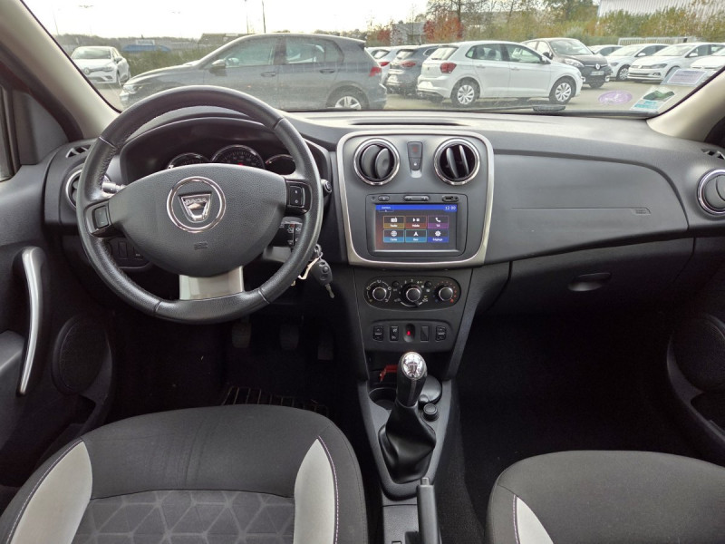 Photo 7 de l'offre de Dacia Sandero (2) Stepway Prestige TCe 90 à 8990€ chez Carlyss automobiles Vitré