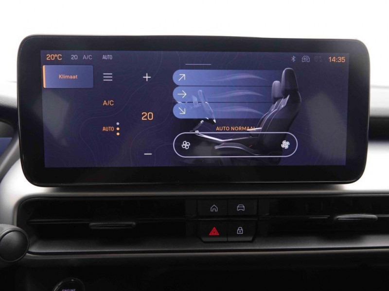 Photo 10 de l'offre de Jeep Avenger 1.2 MHEV 110 DCT6 Altitude à 27502€ chez Carlyss automobiles Vitré