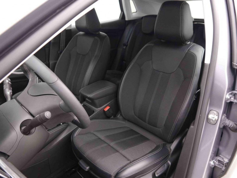 Photo 4 de l'offre de OPEL Grandland 1.2 T 130 GS Line à 23279€ chez Carlyss automobiles Vitré