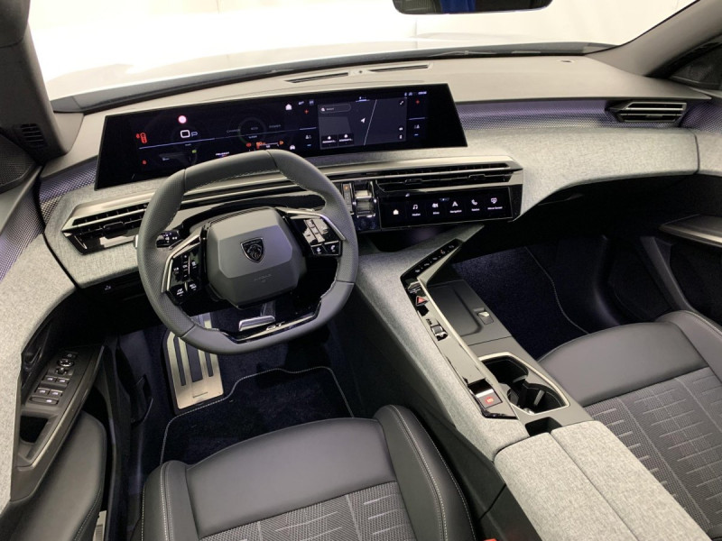 Photo 15 de l'offre de PEUGEOT 3008 Hybrid 145 e-DCS6 GT à 32958€ chez Carlyss automobiles Vitré