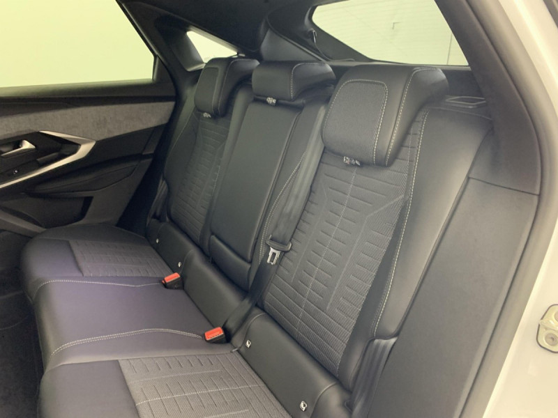 Photo 20 de l'offre de PEUGEOT 3008 Hybrid 145 e-DCS6 GT à 31598€ chez Carlyss automobiles Vitré