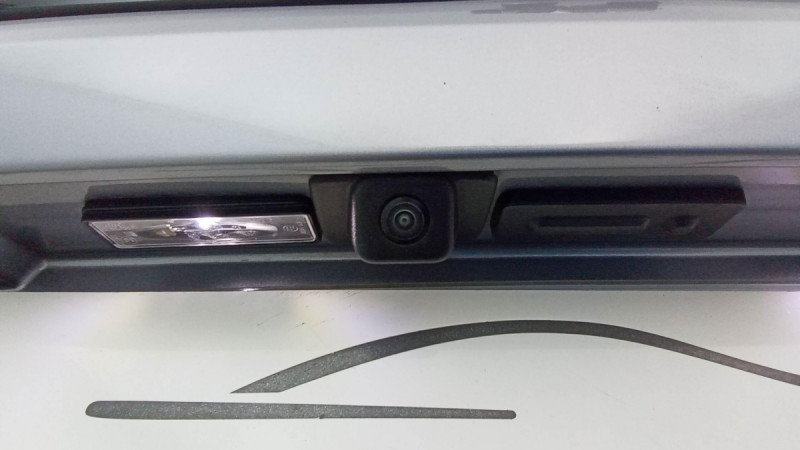 Photo 18 de l'offre de PEUGEOT 508 SW Business 508 SW Hybrid 225 e-EAT8 Allure Business à 24698€ chez Carlyss automobiles Vitré