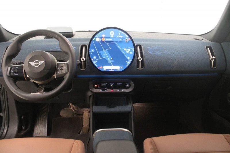 Photo 6 de l'offre de MINI Countryman U25 Countryman 163 ch DKG7 D Favoured à 37798€ chez Carlyss automobiles Vitré