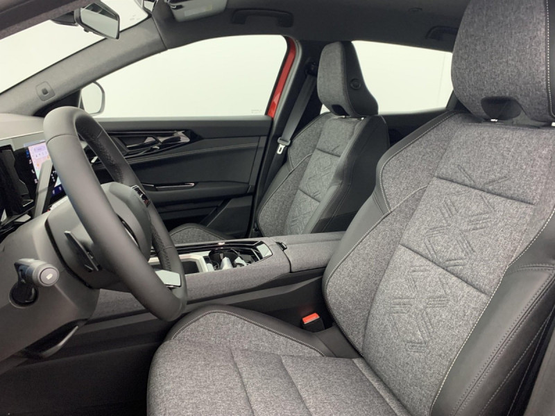 Photo 20 de l'offre de Renault AUSTRAL NOUVEAU FULL HYBRID E-TECH 200 CH EVOLUTION à 31998€ chez Carlyss automobiles Vitré