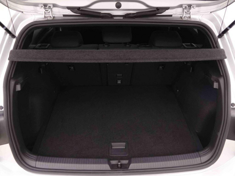 Photo 4 de l'offre de Volkswagen Golf GTD 2.0 Tdi 200 DSG à 42165€ chez Carlyss automobiles Vitré