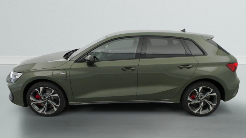 Photo 4 de l'offre de AUDI A3 SPORTBACK NOUVELLE 45 TFSI E HYBRIDE RECHARGEABLE 272 S TRONIC 6 S LINE à 45498€ chez Carlyss automobiles Vitré