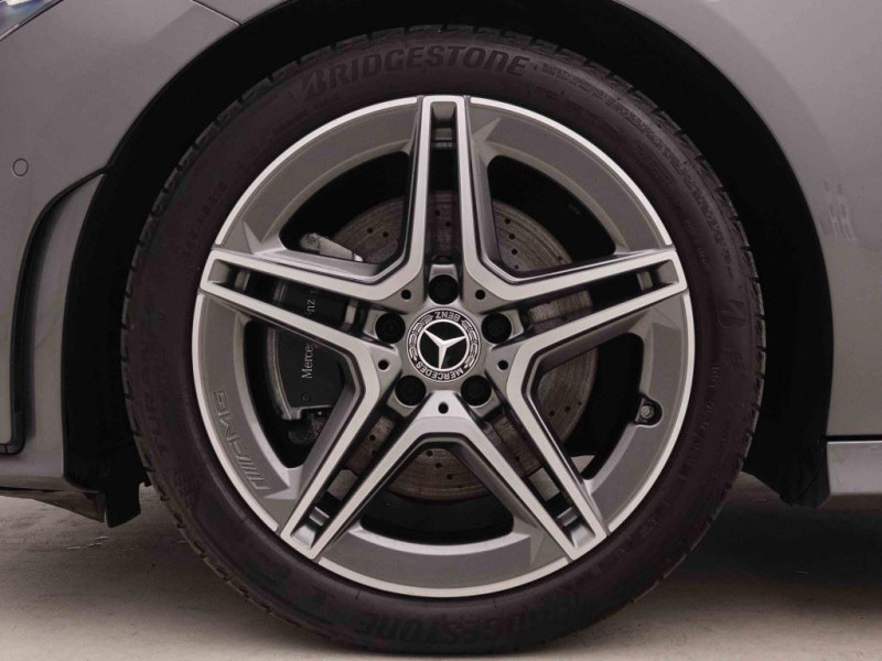 Photo 23 de l'offre de MERCEDES-BENZ CLA 200 163 DCT Shooting Brake AMG-Line à 40565€ chez Carlyss automobiles Vitré