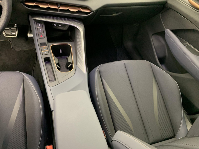 Photo 22 de l'offre de Cupra Terramar 1.5 eHybrid 204 ch DSG6 V à 40998€ chez Carlyss automobiles Vitré