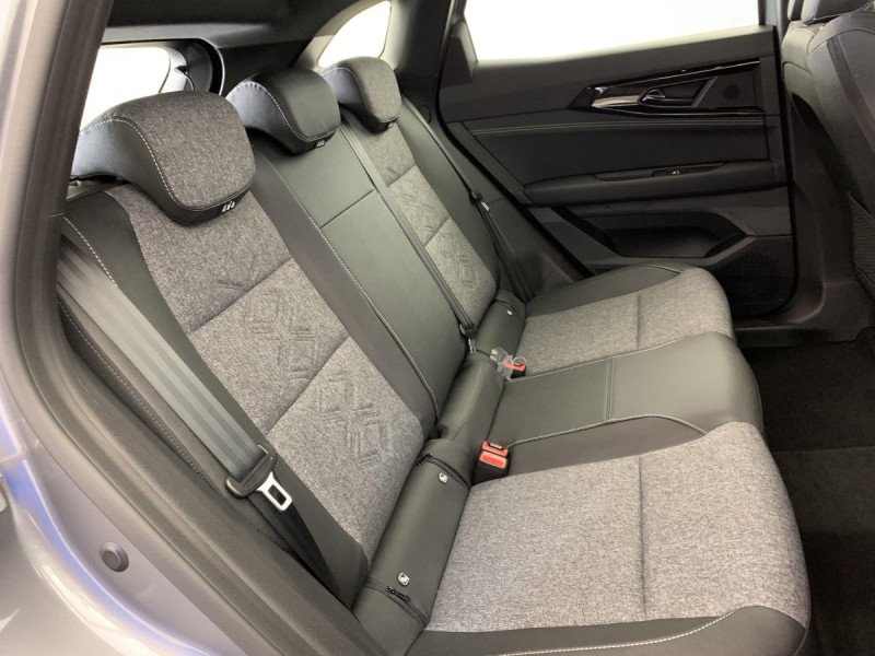 Photo 10 de l'offre de Renault AUSTRAL NOUVEAU FULL HYBRID E-TECH 200 CH EVOLUTION à 32598€ chez Carlyss automobiles Vitré