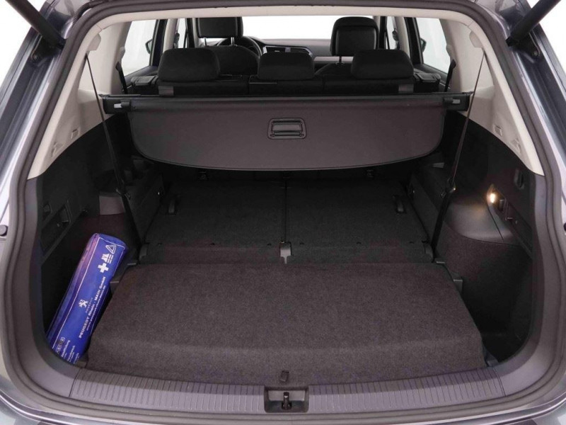 Photo 6 de l'offre de VOLKSWAGEN Tiguan Allspace 1.5 TSi 150 DSG Comfortline 7pl à 35329€ chez Carlyss automobiles Vitré
