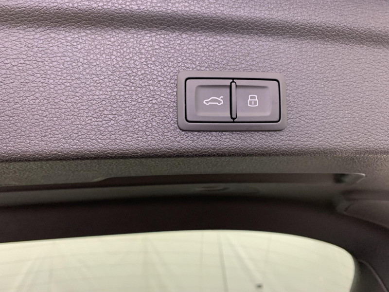 Photo 12 de l'offre de AUDI Q3 Sportback 35 TDI 150 ch S tronic 7 S line à 50098€ chez Carlyss automobiles Vitré