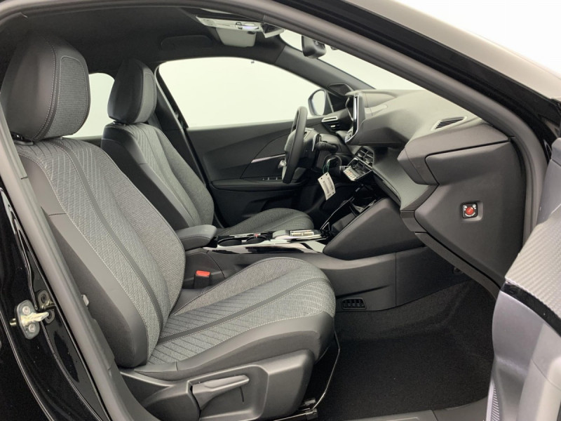 Photo 9 de l'offre de PEUGEOT 2008 Hybrid 145 e-DCS6 Allure à 24998€ chez Carlyss automobiles Vitré